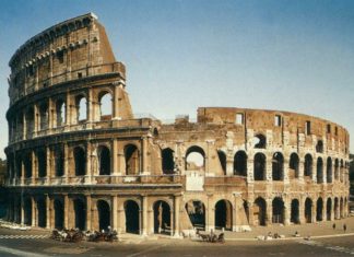 El Coliseo de Roma celebra su historia