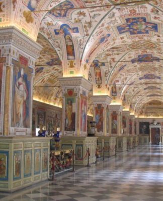 Los museos del Vaticano en una exposición fotográfica