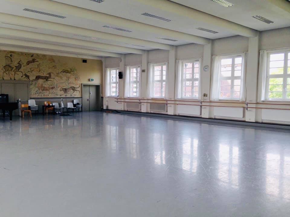 bailarines de ballet  Programa en línea del Ballet de Hamburgo durante la cuarentena (website, IGTV, Facebook, blog)