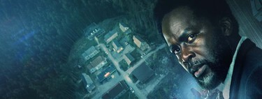 'From': la serie que propone un misterio como 'Perdidos' con el terror de Stephen King y se ha convertido en el fenómeno sorpresa de HBO Max