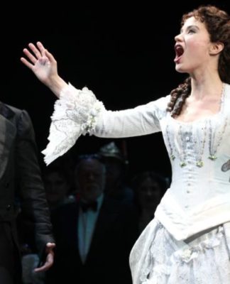 Los superfans de "El Fantasma de la Ópera" se despiden del espectáculo más antiguo de Broadway