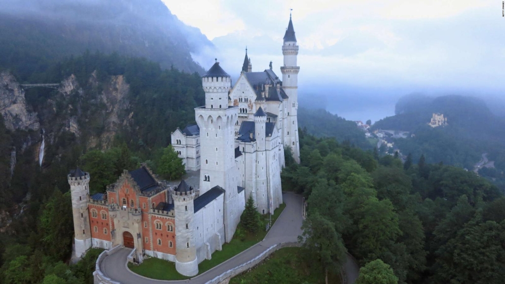Así son algunos de los castillos más bellos e impresionantes del mundo