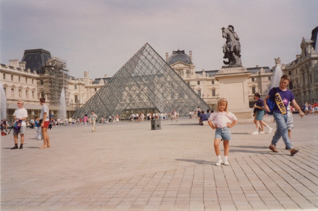 Cristina Garrido. Louvre, 1992. Cortesía de la artista