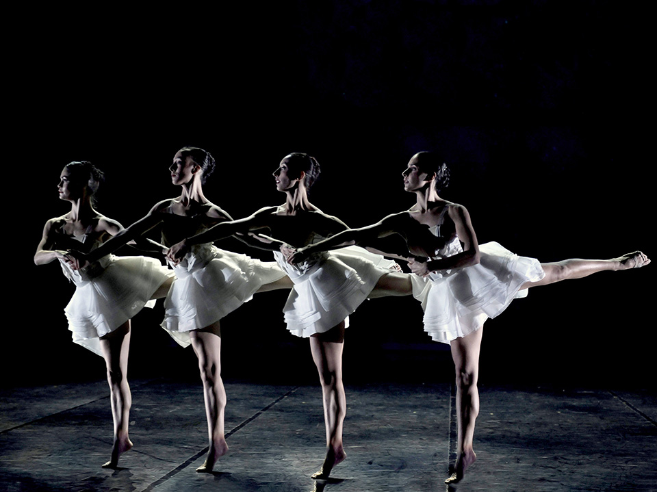 El Ballet de Preljocaj presenta una nueva versión del clásico El lago de los cisnes | Danza Ballet