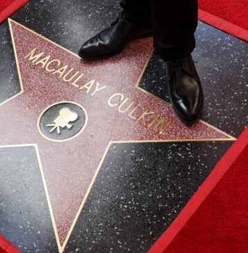 Macaulay Culkin recibió una estrella en el Paseo de la Fama de Hollywood