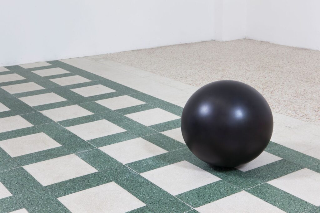 Roni Horn. Black Asphere, 1988-2006