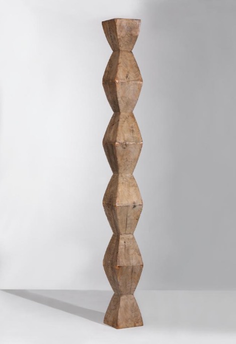 Constantin Brancusi. La Colonne sans fin III, antes de 1928. Centre Pompidou