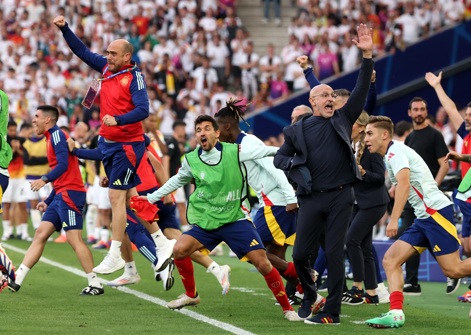 Al ritmo de Raphael: España celebró su pase a las semis de la Eurocopa