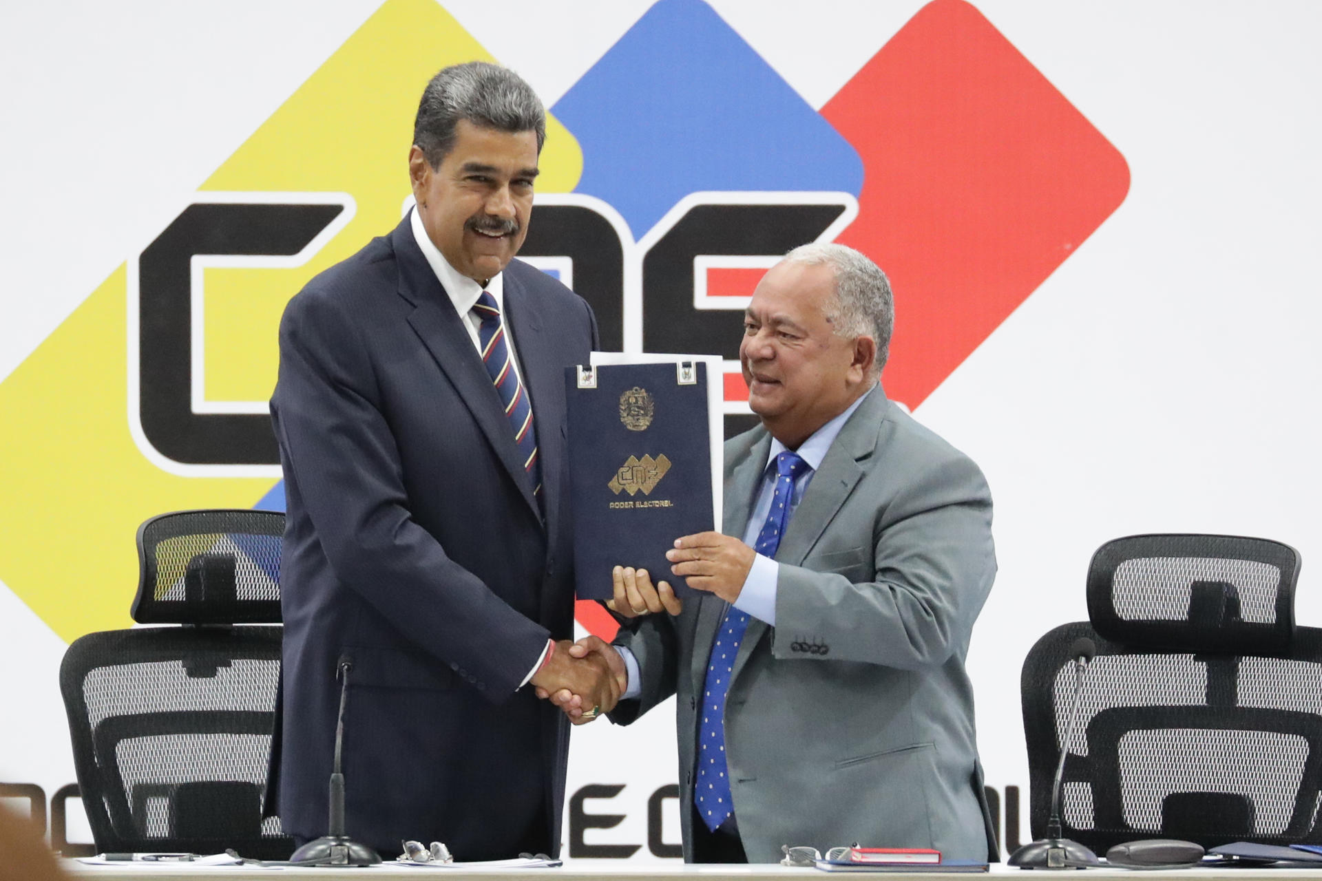 Artistas internacionales dudan del resultado de las elecciones en Venezuela