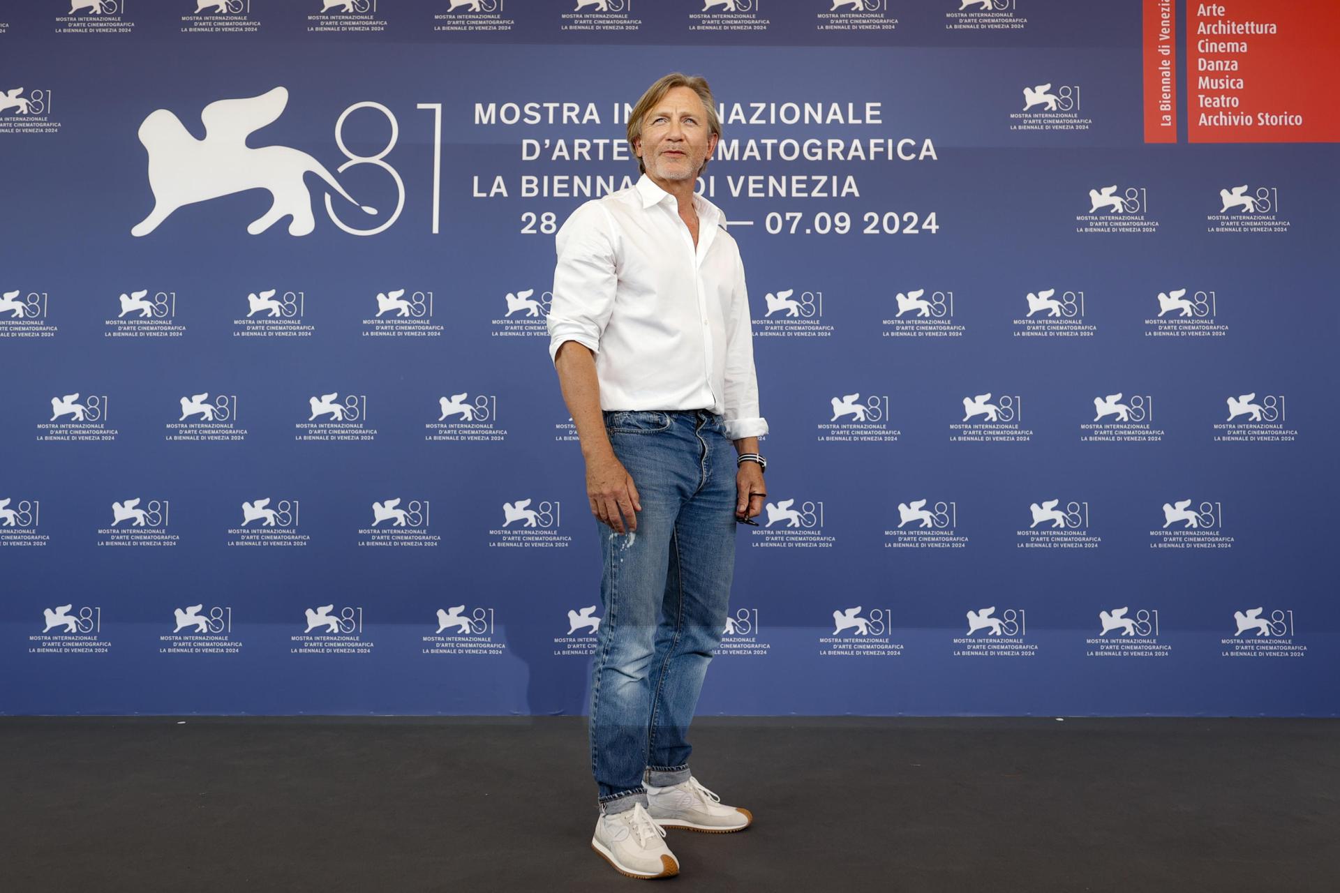 Daniel Craig le da un giro a su carrera en "Queer"