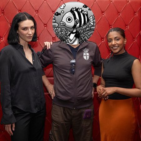 Eiichiro Oda con Lera Abova y Charitra Chandran
