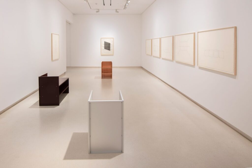 Judd. Dibujos, grabados, muebles. Galería Elvira González