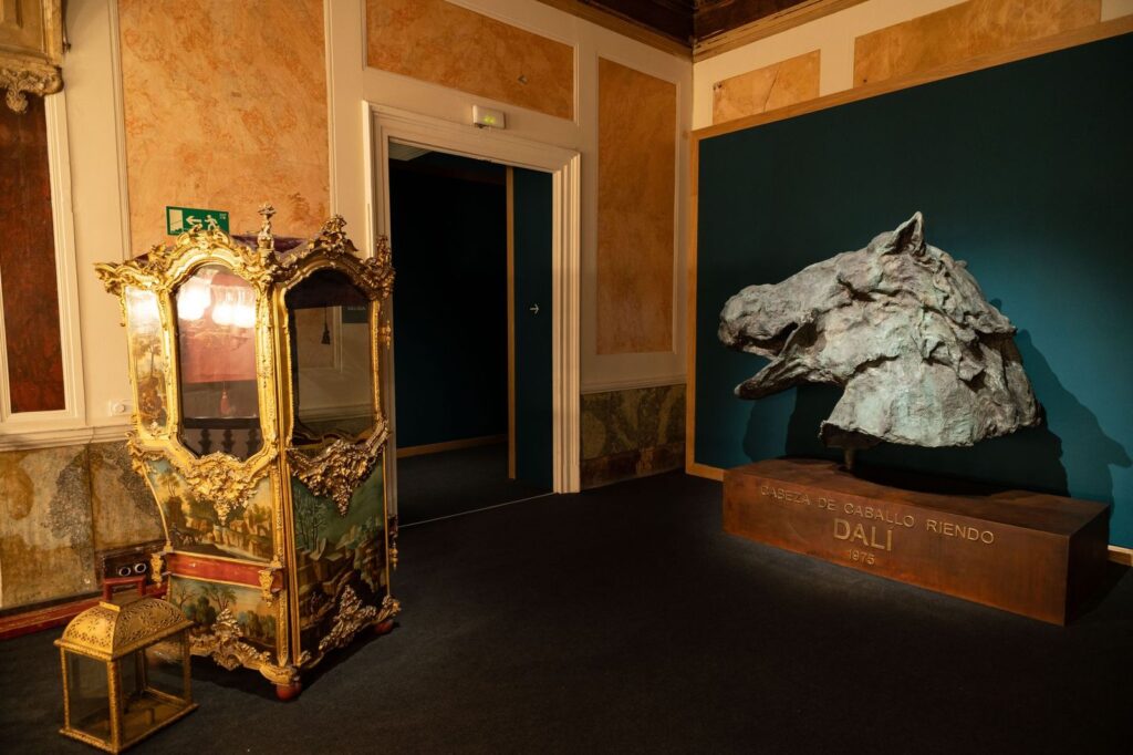 Salvador Dalí. Cabeza de caballo riendo, 1986. Ampliación de la escultura creada en 1974 autorizada por Salvador Dalí