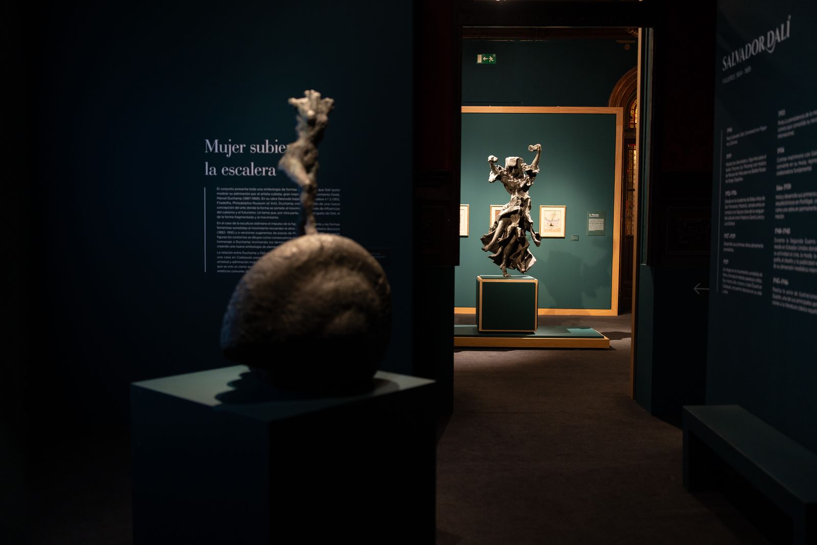 Salvador Dalí. Mujer desnuda subiendo escalera, 1979. Ampliación de la escultura creada en 1974 autorizada por Salvador Dalí 