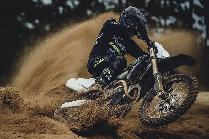 Alberto Constantino Konrad Dávila - Máquinas de barro ¡La ingeniería detrás de la aventura off-road! - FOTO