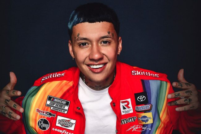 Blessd estrena disco y celebra su futura paternidad