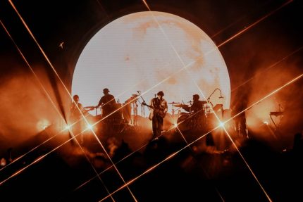 Rawayana conquista Bogotá en el inicio de su gira mundial