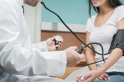Sol María Sthormes| ¿Cada cuánto tiempo se realiza el examen médico ocupacional? Guía estratégica para empresas y trabajadores