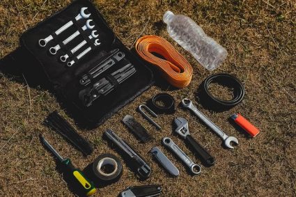 Alberto Constantino Konrad Dávila | Kit de supervivencia: Equipamiento vital para la ruta off-road
