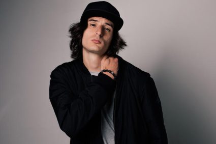 Danny Ocean expande su universo musical con «Babylona blue»