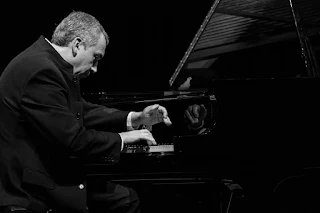 Eugenio Urrutia-Borlando debuta en el Ciclo de Piano del CEAC con variaciones de Mozart y Beethoven, entre otros