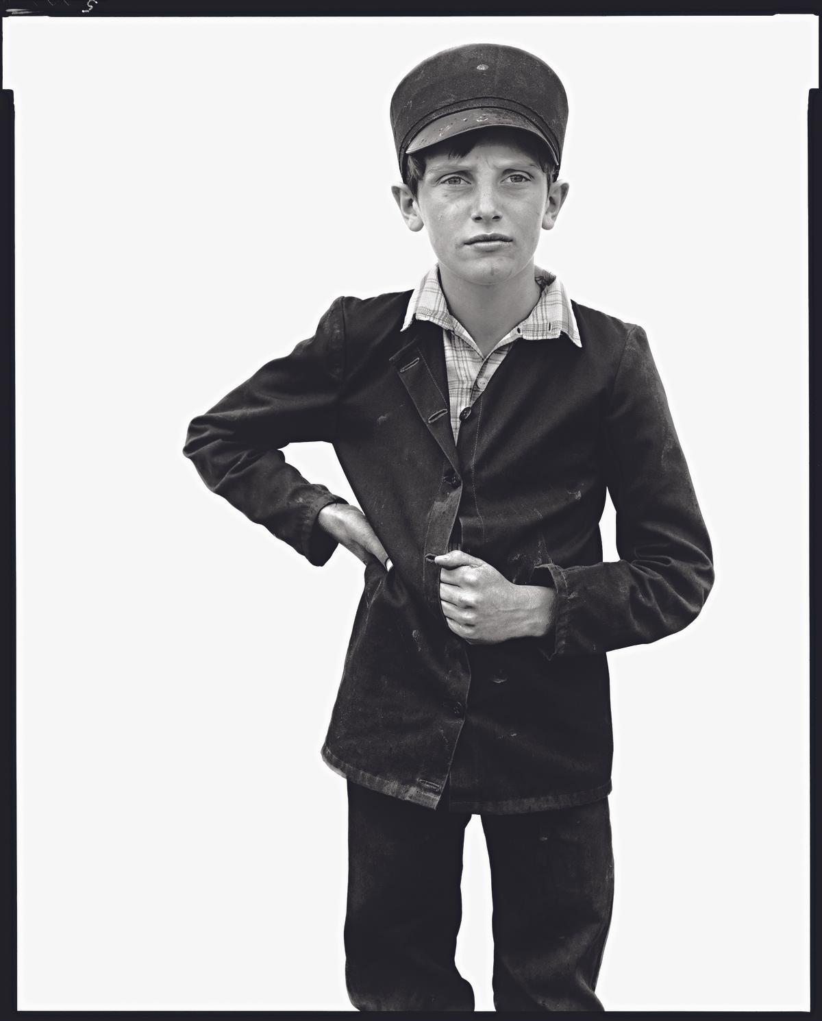 Richard Avedon. Jesse Kleinsasser, pig man, Hutterite colony, Harlowton, Montana, June 23, 1983. © The Richard Avedon Foundation 
