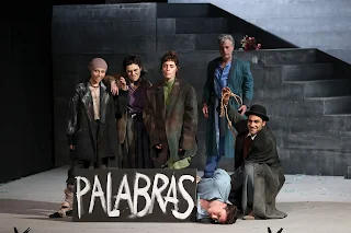 Usted no se deje engañar por el prejuicio ajeno, vaya al teatro