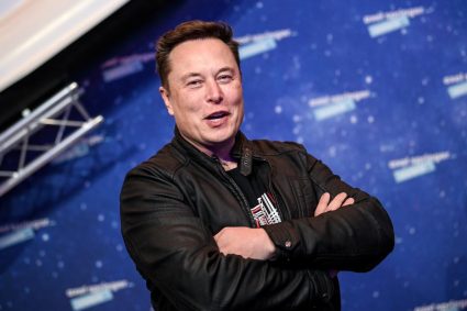 Elon Musk ofrece millones a Mel Gibson para adaptar «La Odisea»