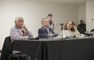 En el Estadio Nacional, ante auditorio repleto Vladimiro Mimica lanzó sus memorias