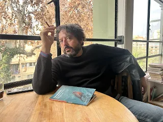 Galo Ghigliotto regresa al cuento con Su cadáver avanza hacia el mar, el segundo título de (Puya editora)