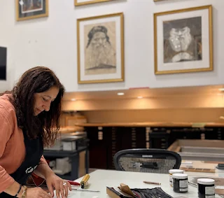 Se inaugura exposición de grabado y orfebrería de Isabel Cauas.