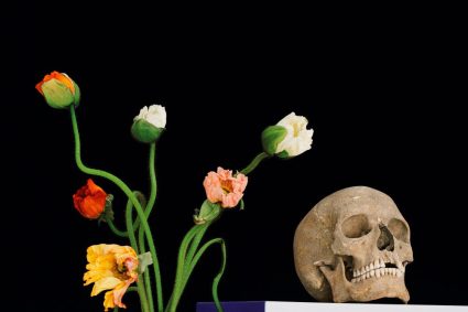 Shirana Shahbazi en Kunstmuseum Luzern, de la fotografía sedimento