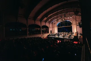 Director de la Orquesta Filarmónica de Bruselas dirigirá por primera vez a la Orquesta Usach